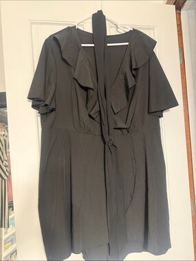 Source Unknown Black Ruffle V-Neck Short Sleeve Jumpsuit Romper